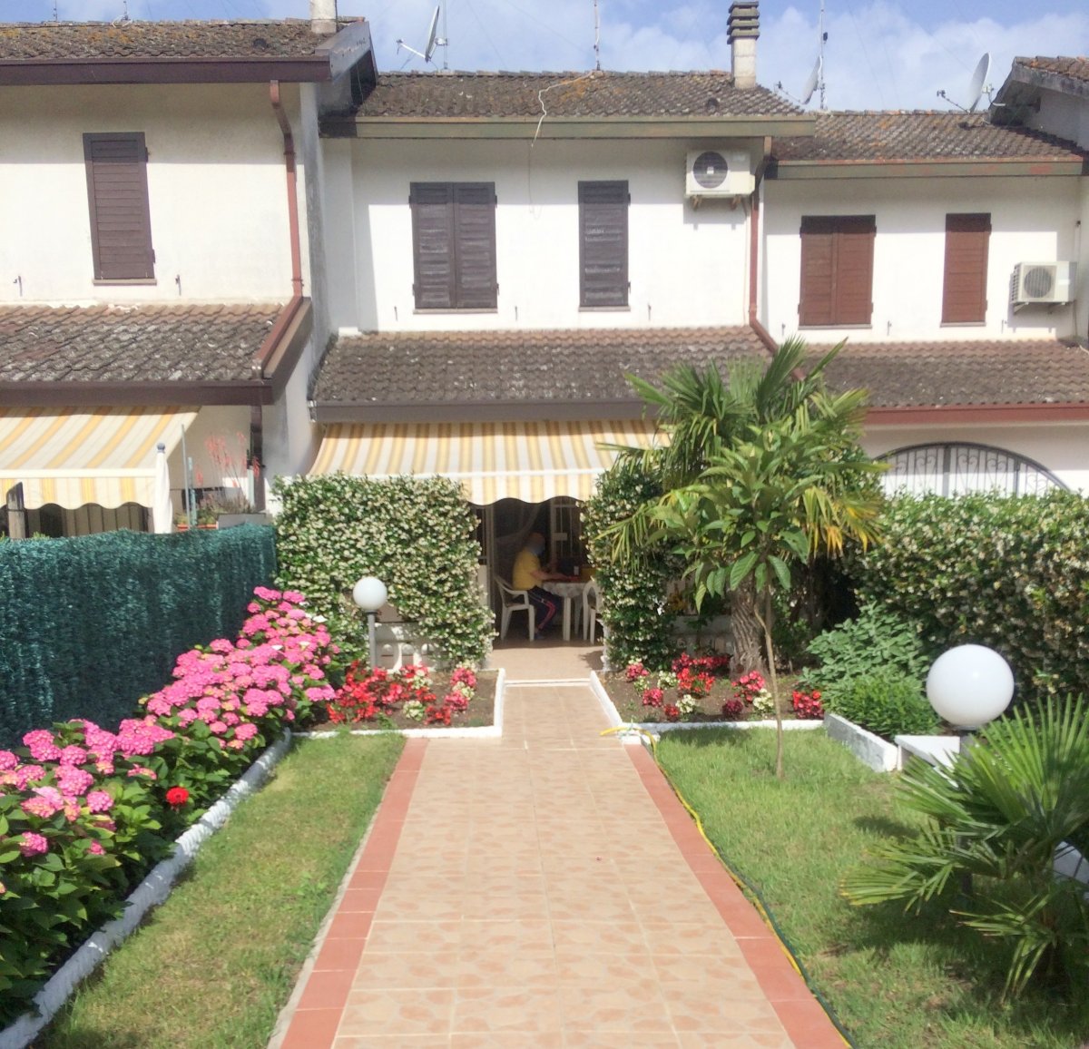 Villetta al piano terra in residence con piscine a Lido Scacchi